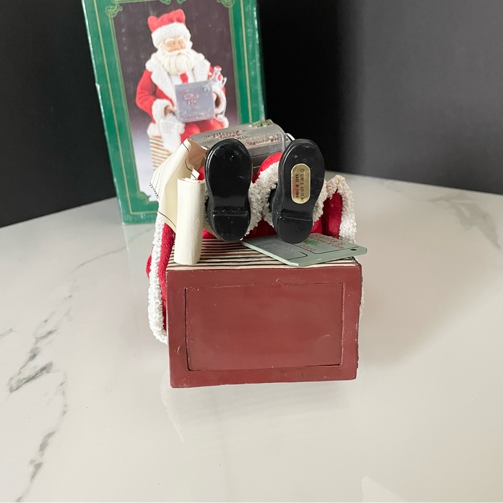 The New Millenium Santa - Computer Working Santa - Fabriche by Kurt Adler - Picture 12 of 12